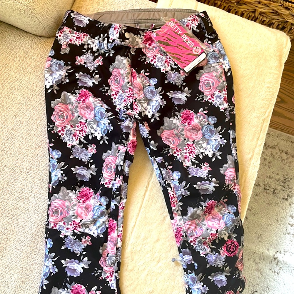 Betty Rides. NEW. Ski/snowboard flare pants.